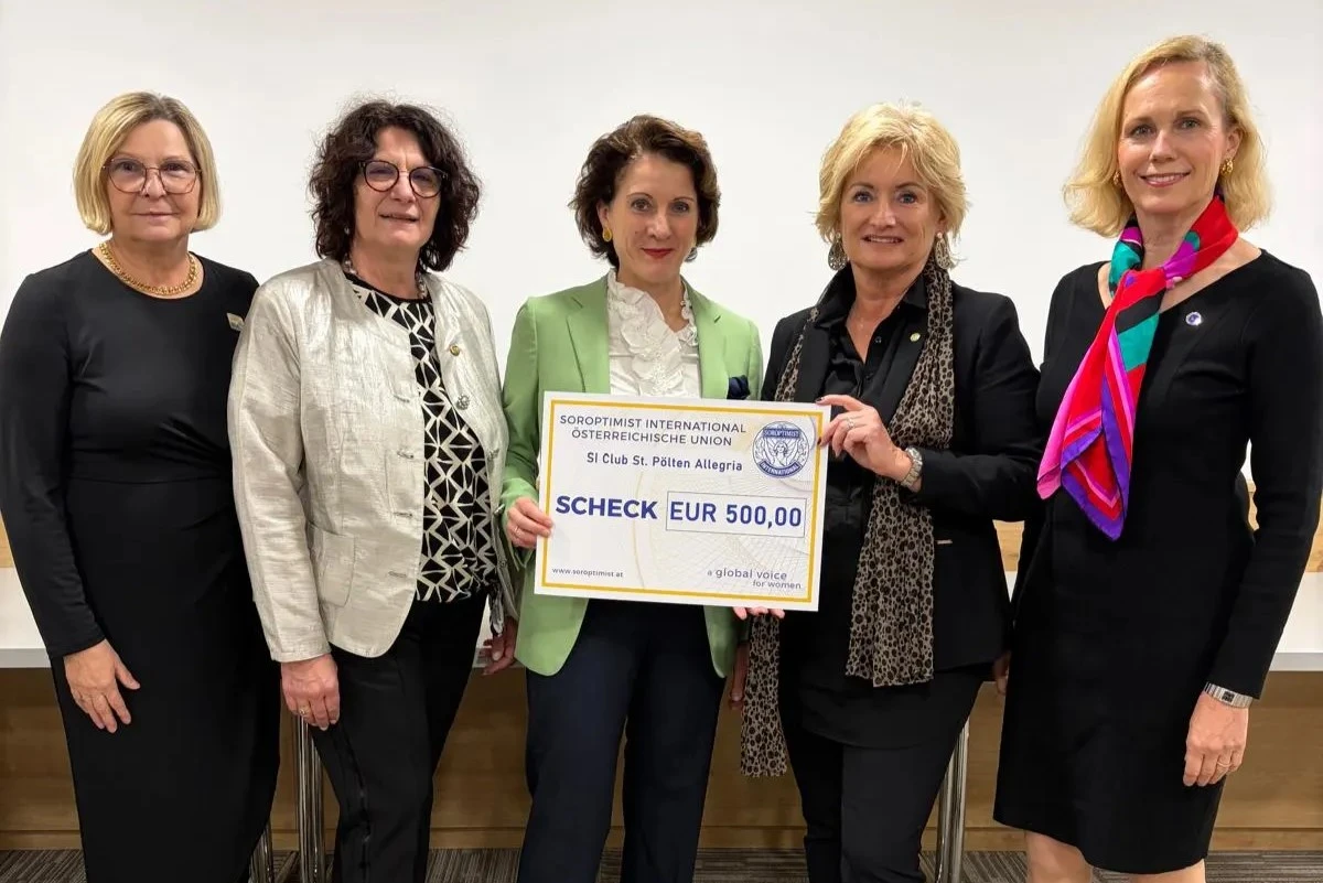 Scheckübergabe von Soroptimist